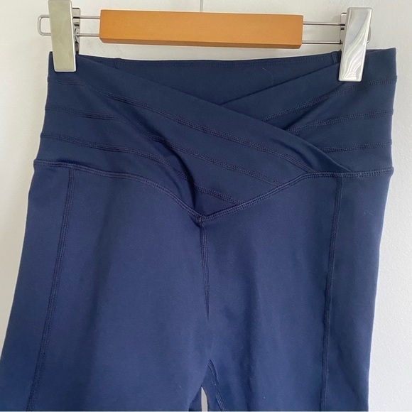 Muscle Nation Full Length V Wrap Leggings in Navy Blue • M Medium - Picture 3 of 5